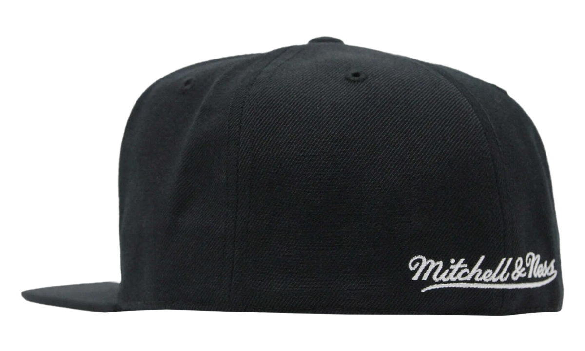 NBA Hardwood Classics Team Ground 2.0 Fitted Cap "Philadelphia 76ers - Black" HHSF3259 P76YYPPPBLCK
