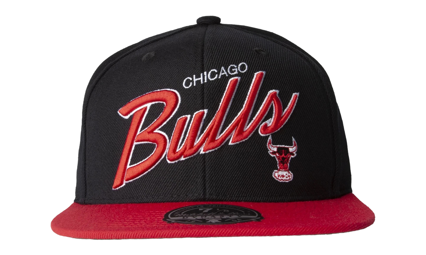 NBA Hardwood Classics Team Script 2.0 Fitted Cap "Chicago Bulls - Black" HHSF3283 CBUYYPPPBLCK