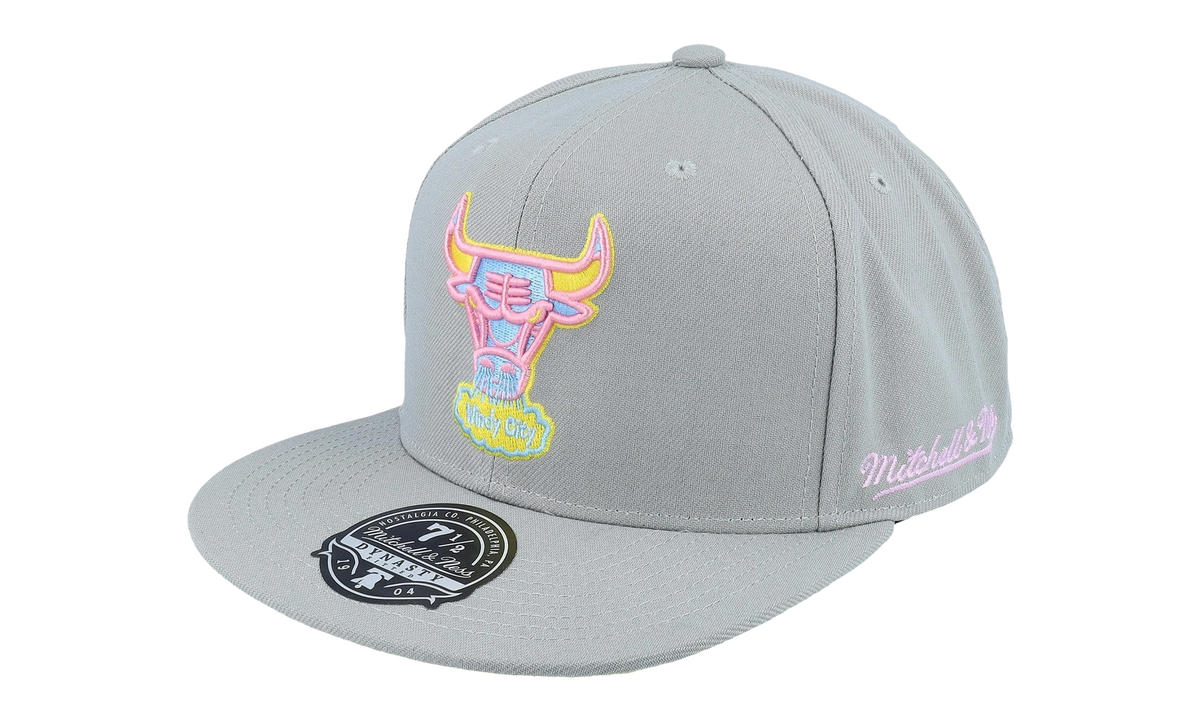 NBA Hardwood Classics Til Dawn Fitted Cap "Chicago Bulls - Grey" 6HSFSH21423 CBUGREY