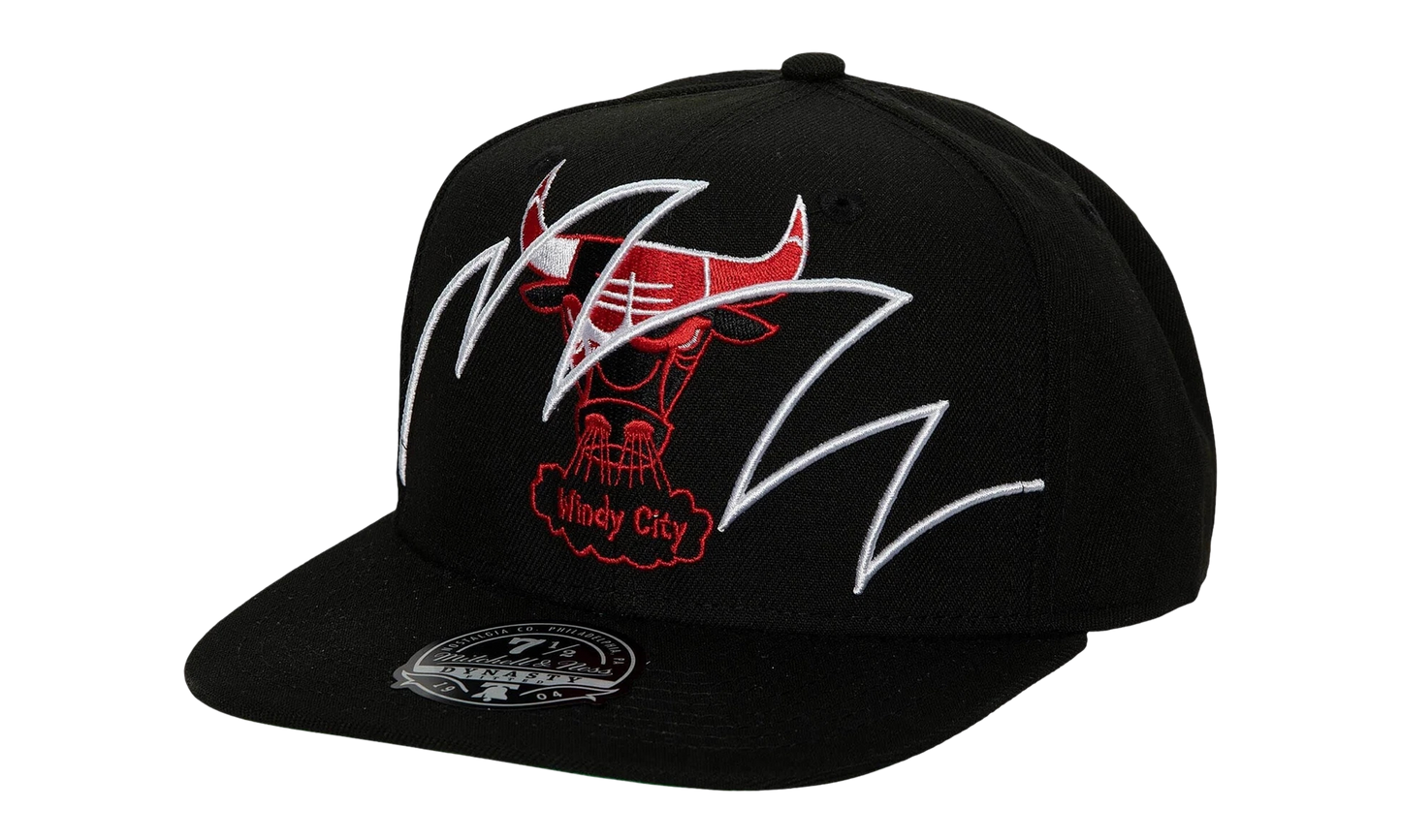 NBA Hardwood Classics Shark Bite Fitted Cap "Chicago Bulls - Black" HHSF3477 CBUYYPPPBLCK