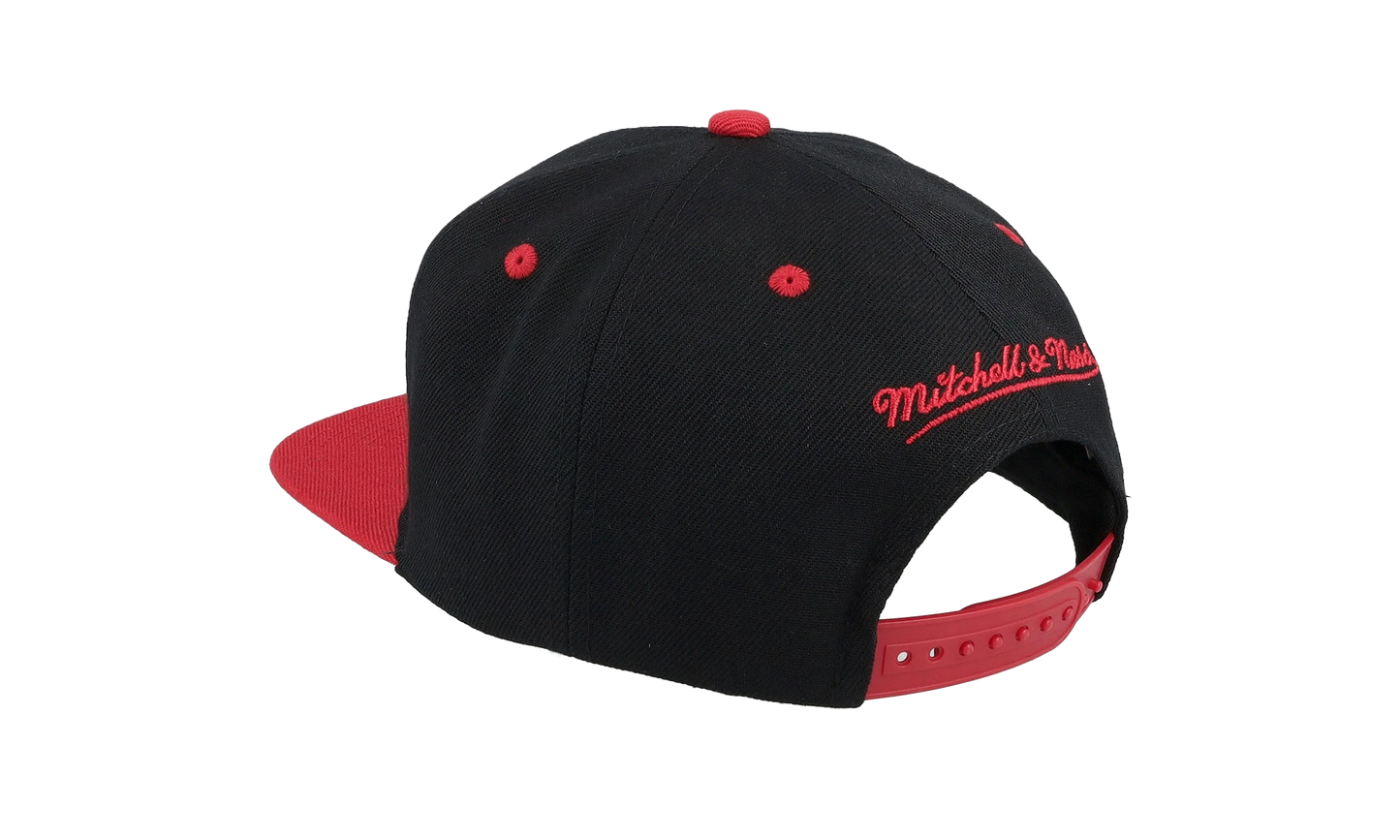 NBA Text Stack 1 Snapback Cap "Chicago Bulls - Black" HS8542 CBUBLCK