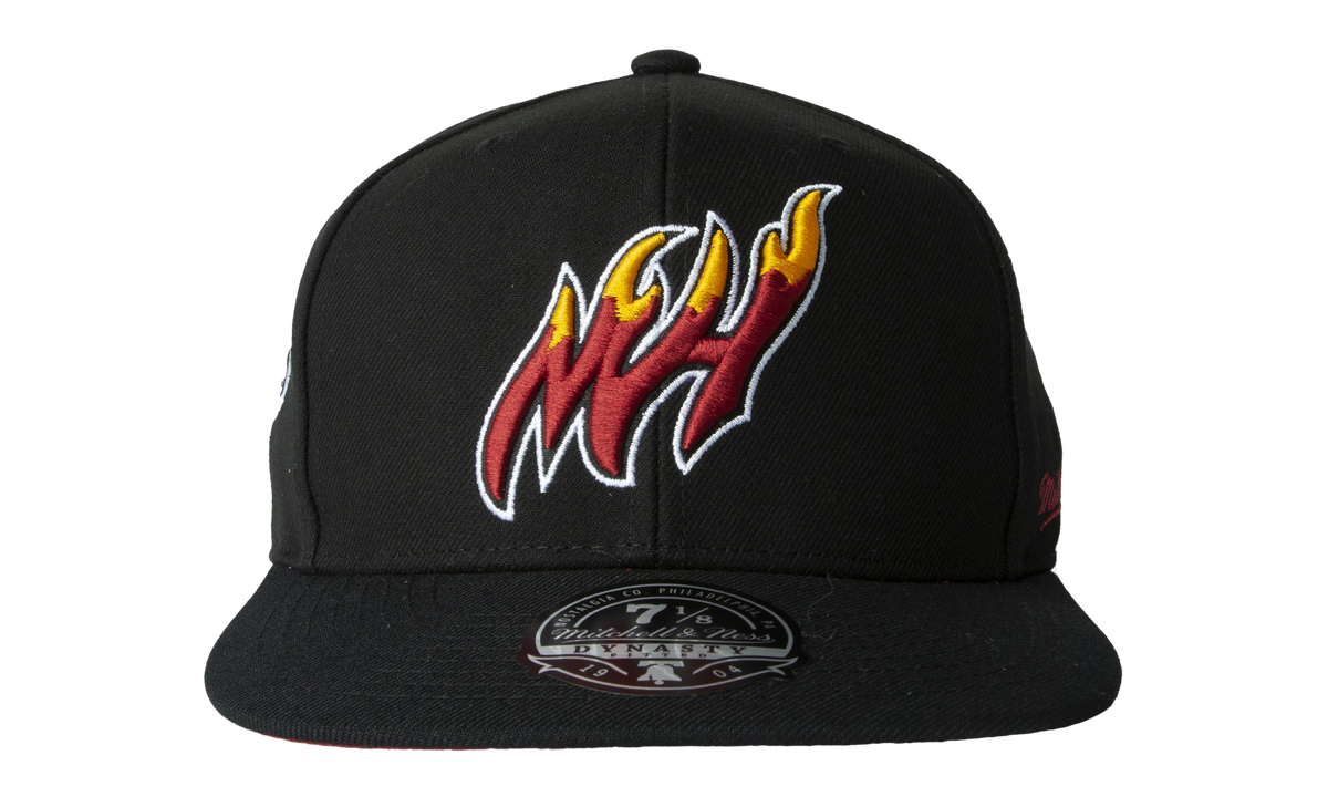 NBA Hardwood Classics Logo History Fitted Cap "Miami Heat - Black" HHSF5150 MHEYYPPPBLCK