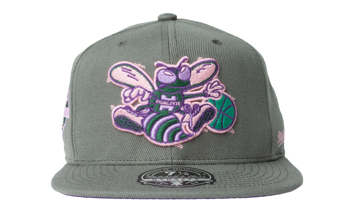 NBA Hardwood Classics From Dusk Fitted Cap "Charlotte Hornets - Dark Grey" 6HSFSH21422 CHODKGY