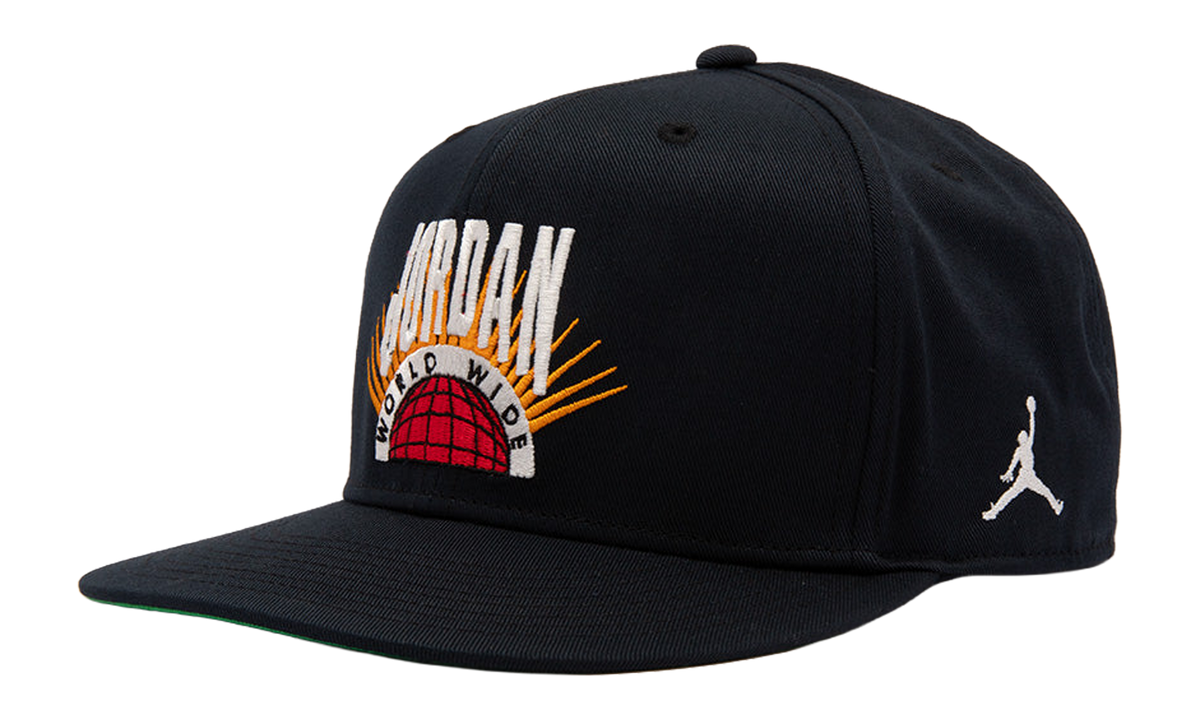 Jordan Essentials Pro Structured Flat Bill Hat "Black / Kelly Green / Sail" IF3508 010